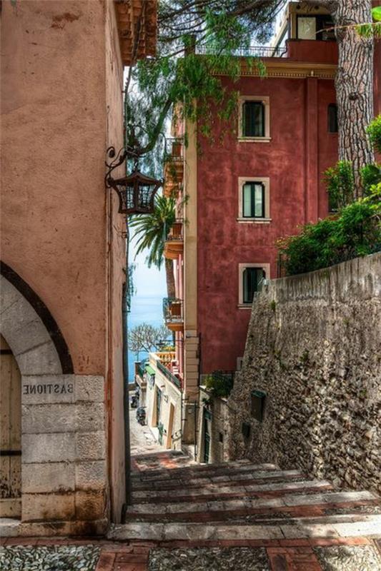 travel-italy-taormina