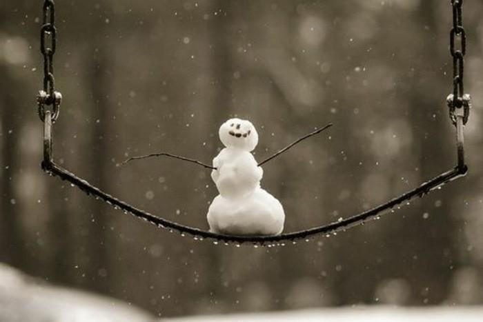 real-man-see-snowman-model-snowman